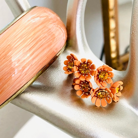 Vintage Mod Flower Earrings & Enamel Bracelet - Picture 10 of 15